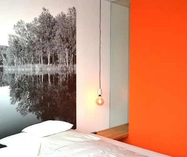 Hotel & Restaurant Zur Glocke 3*