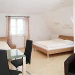 & Restaurant Zur Glocke Hotel Hochstadt an der Donau
