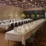 & Restaurant Zur Glocke Hotel Hochstadt an der Donau