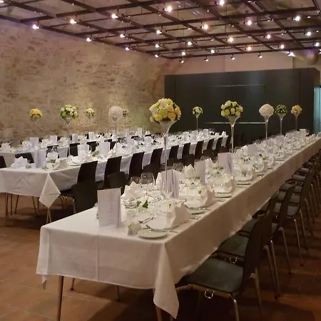 & Restaurant Zur Glocke מלון Hochstadt an der Donau