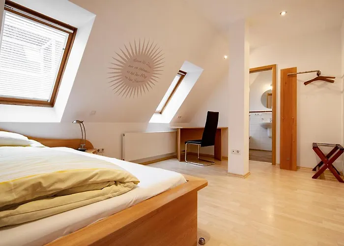 & Restaurant Zur Glocke ホテル 3*