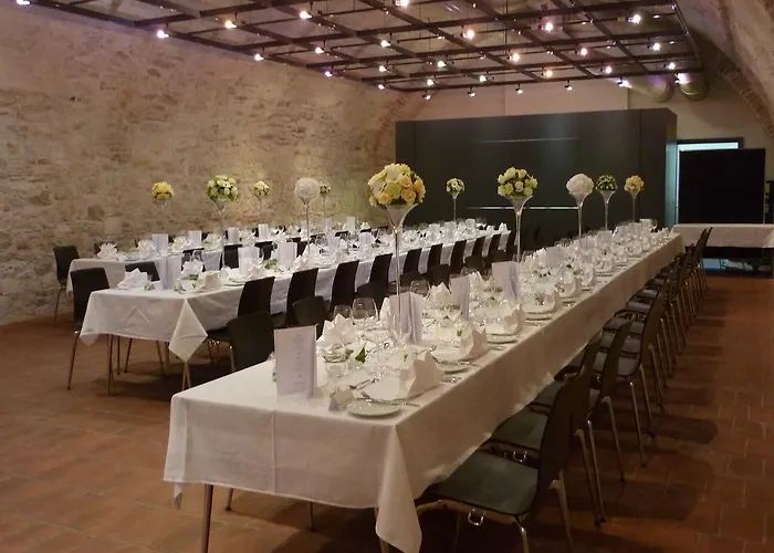 & Restaurant Zur Glocke ホテル Höchstädt an der Donau